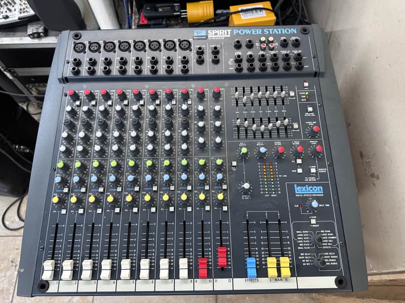 Spirit by Soundcraft Powerstation Powered Mixer W/Effects & EQ In Flight Case #3 imagen 1