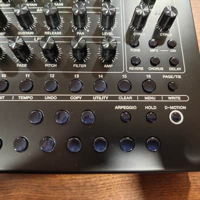 Roland SH-4D polyphonic desktop synthesizer image 7