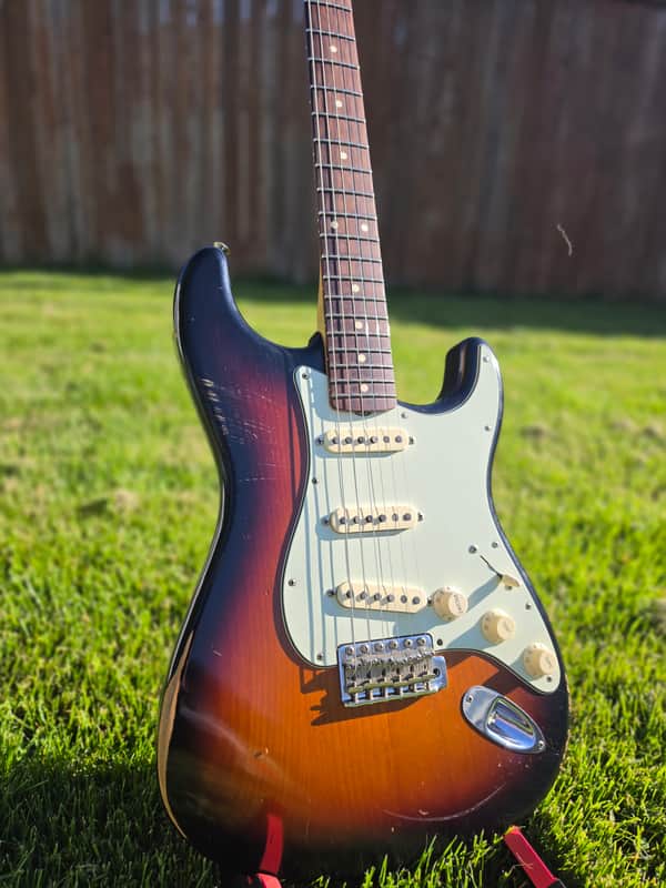 Fender Road Worn '60s Stratocaster with Rosewood Fretboard - Sunburst image 1