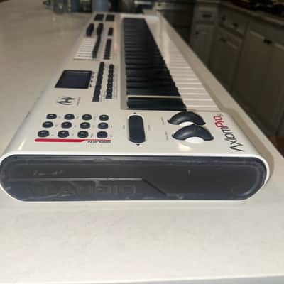 M-Audio Axiom Pro 61 Key USB MIDI Keyboard Controller 2010s - White image 6