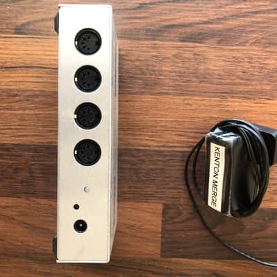 Kenton Merge 8 ,8 to 1 or dual 4 to 1 midi merge unit image 3