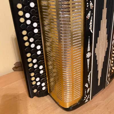 Button Accordion Belarus 100 Bass USSR Bayan Straps Soviet Made in Belarus Vintage image 4