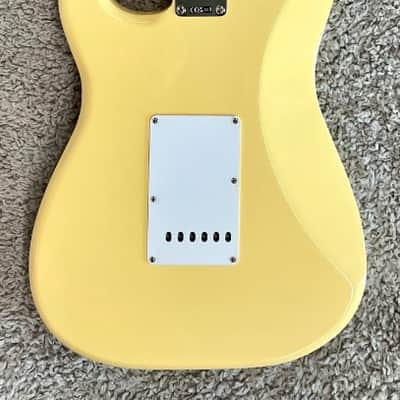 Mint Fender Yngwie Malmsteen Stratocaster White Electric Guitar, Scalloped board image 3