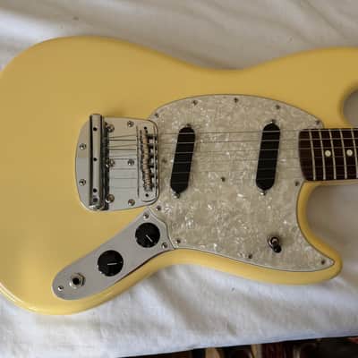 Fender American Performer Mustang Electric Guitar image 2