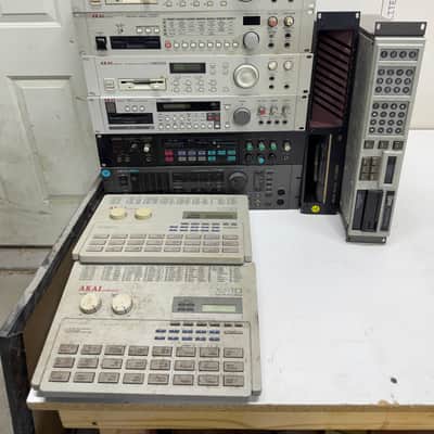 Akai S2000 - 2 units
