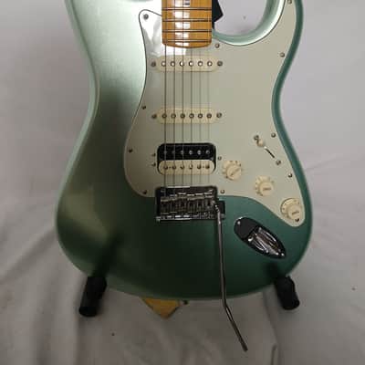 Fender American Professional II Stratocaster HSS with Maple Fretboard 2020 - Present - Mystic Surf Green image 2