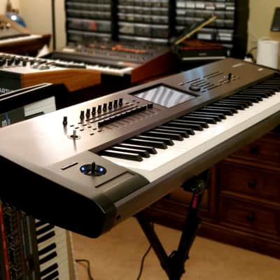 MUST SEE!!! KORG KRONOS X 73 FULLY INSPECTED/SERVICED AND IN AMAZING CONDITION! image 9