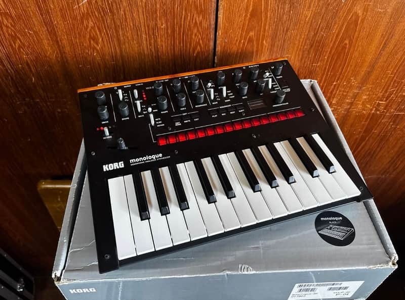 Korg Monologue Monophonic Analog Synthesizer 2016 - Present Black image 1