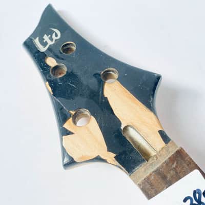 ESP LT B10 4 String Bass Maple Neck, Rosewood 24 Frets Fingerboard image 4