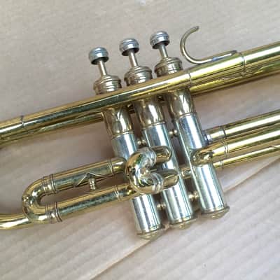 Frank Holton & Co professional trumpet / serial number  33765 /   +- 1917 made in Chicago USA floral engraving ! image 5