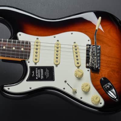 Fender Player II Stratocaster Left Hand - 3-Color Sunburst W/Rosewood