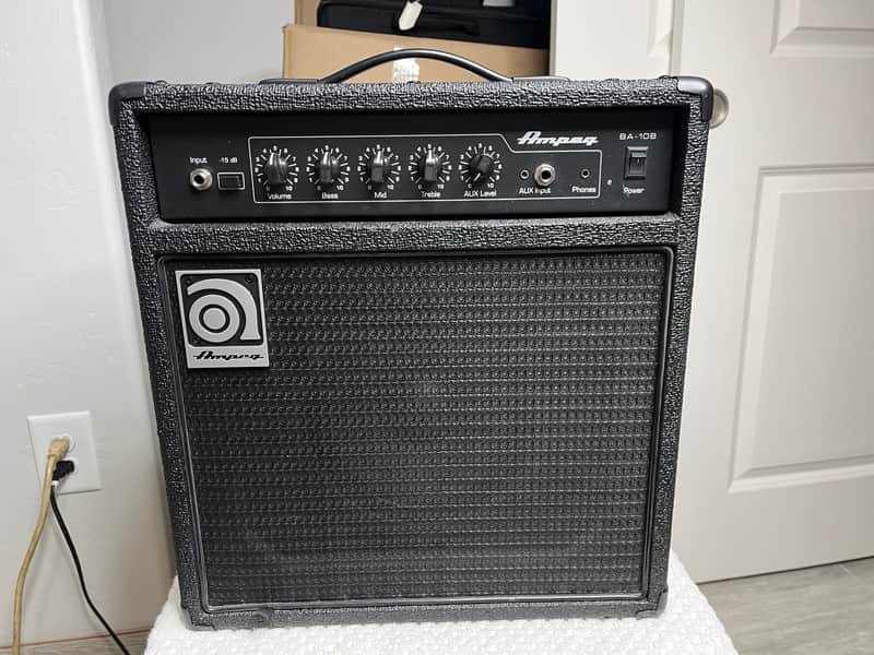 Ampeg BA-108v2 20-Watt 1x8" Bass Combo 2014 - Present - Black image 1