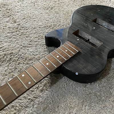 Epiphone Black 4 String Bass, Mahogany Body and Neck, Rosewood Fingerboard image 15