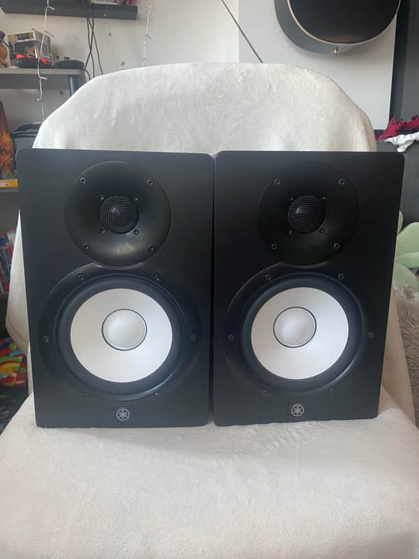 Yamaha HS7 6.5" Powered Studio Monitors (Pair) image 1