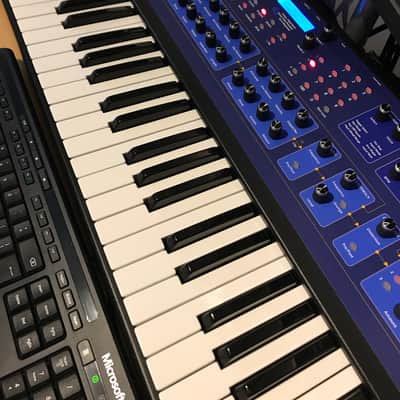 Dave Smith Instruments Poly Evolver 61-Key 4-Voice Polyphonic Synthesizer 2005 - 2011 - Blue with Wood Sides image 2