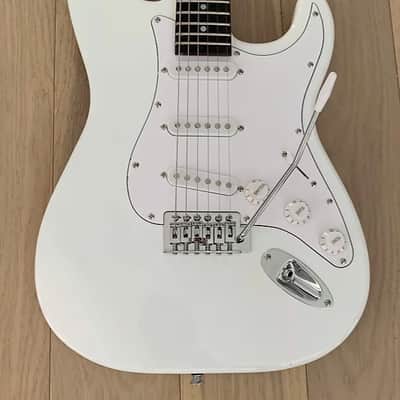 New White/Rosewood Strat image 2