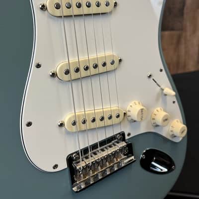 Fender American Professional Stratocaster with Rosewood Fretboard 2017 - 2019 - Sonic Grey- Electric Guitar w/Hard shell case image 7