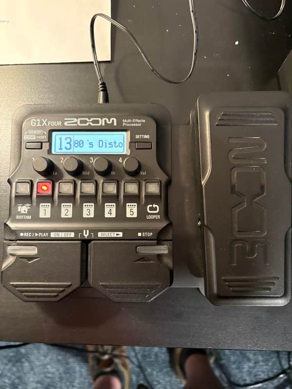 Zoom G1X Four