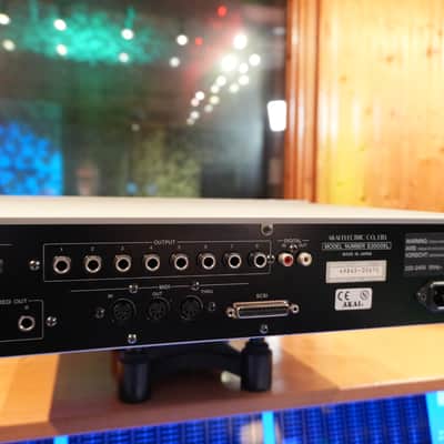 Akai S3000XL Sampler - New high-contrast LED-backlit display! image 13