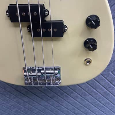 Kay Starter Series Bass Vintage White Cream Short Scale image 5