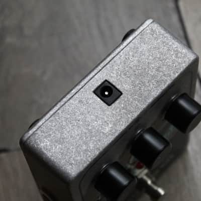 EHX "Pulsar (Variable Shape Analog Tremolo)" image 9