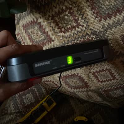 Shure PG4 - Black wireless receiver system image 5