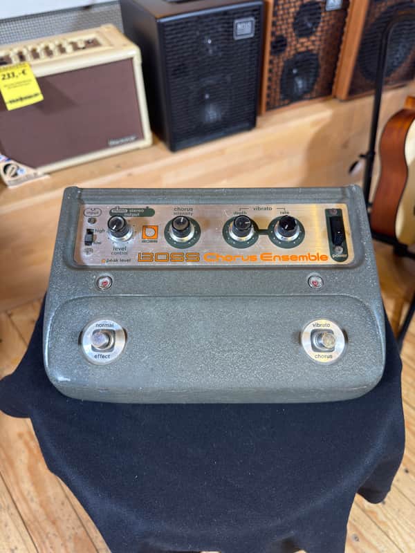 Boss CE-1 Chorus Ensemble - Vintage 220V (1978, Original MN3002 BBD, Serial #172004) image 1
