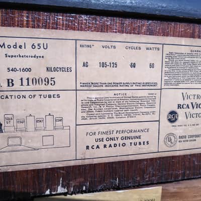 Vintage RCA Victor Victrola Model 65U Tube Radio & Phonograph Combo image 17