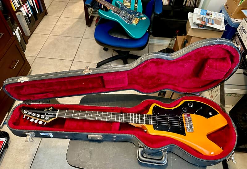 Gibson Corvus III 1982 - 1984 - Orange image 1