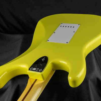 Fender MIJ Limited International Color Stratocaster 2022 - Monaco Yellow image 11