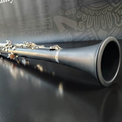 Yamaha YCL-255 Silver Plated Keys Bb Clarinet- Student image 9