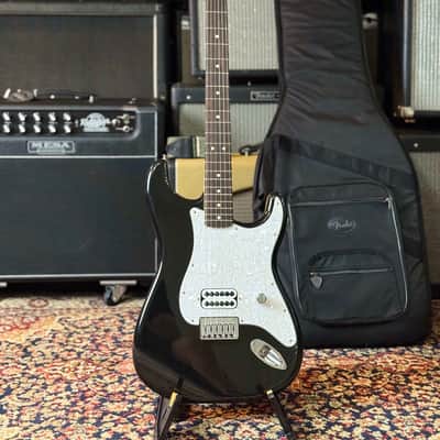 Fender Limited Edition Tom DeLonge Signature Stratocaster 2023 - Black image 2
