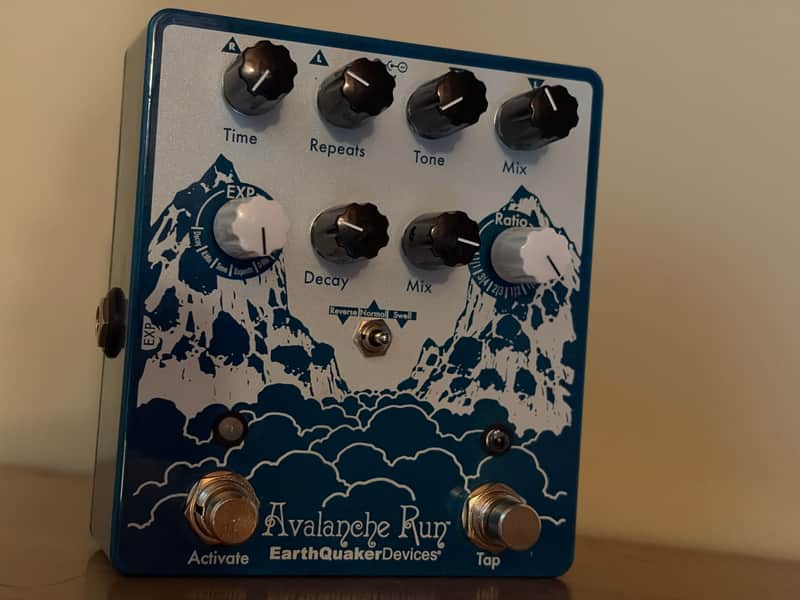 EarthQuaker Devices Avalanche Run Stereo Reverb & Delay with Tap Tempo V2