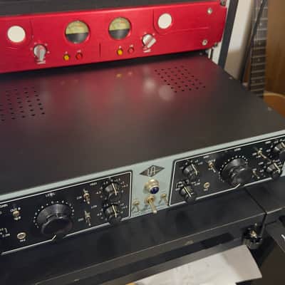 Universal Audio 2-610 Dual Channel Mic Preamplifier 2010s - Black Bild 3