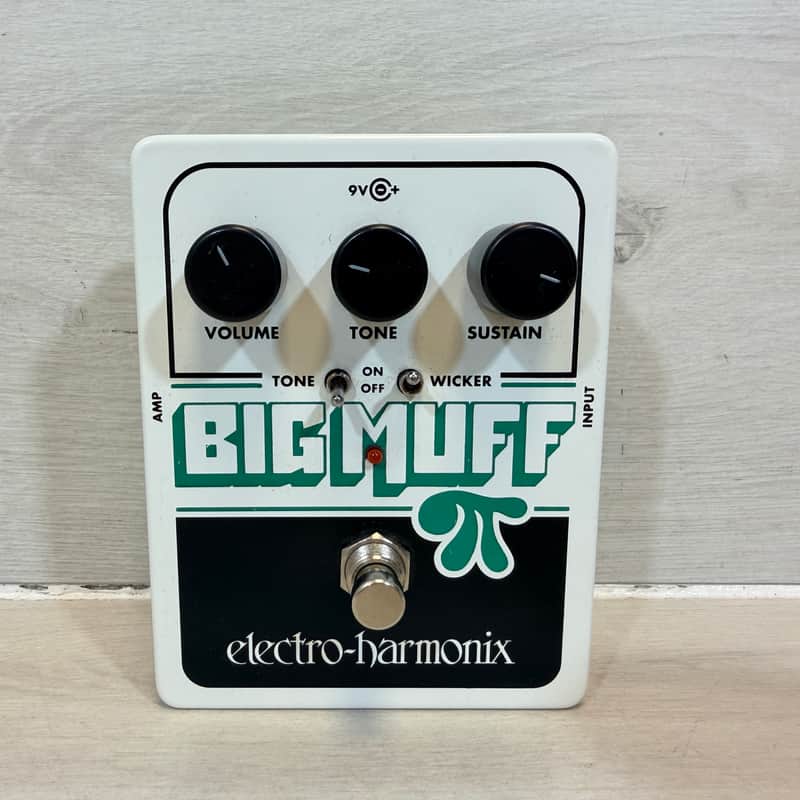 Electro-Harmonix Big Muff Pi with Tone Wicker Fuzz Pedal imagen 1