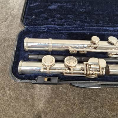 Kurioshi Vivace V11468 Silver/Gold Flute - Dual Finish - Very Good w/ Soft Case & Hard Case image 5