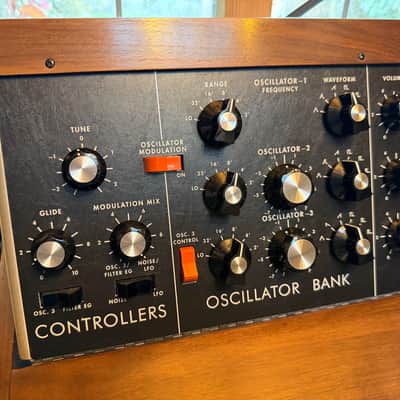 Moog Minimoog Model D Reissue 44-Key Monophonic Synthesizer (2016) 2016 - 2017 - Black / Wood image 7