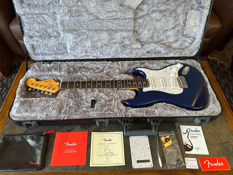 Fender Cory Wong Signature Stratocaster 2021 - Present - Sapphire Blue Transparent