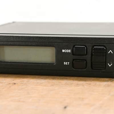 Shure ULXS24/58 Handheld Wireless System - 662-698 MHz (NO POWER SUPPLY) CG0128F image 3