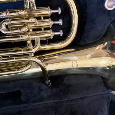 Euphonium, 3  piston,   with case and  mouthpiece. Large bore image 4