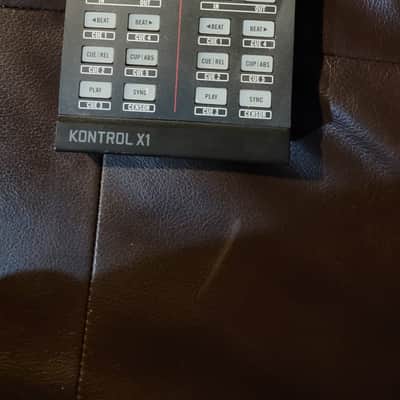Native Instruments Traktor Kontrol X1 2010s - Black image 2