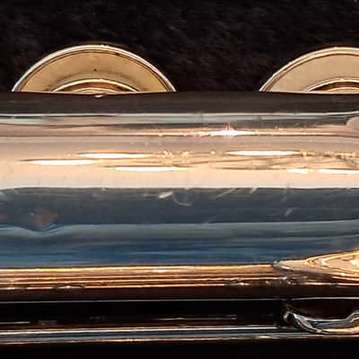 Armstrong 104 Student Model Closed-Hole Flute with C Foot, Offset G - Silver-Plated image 4