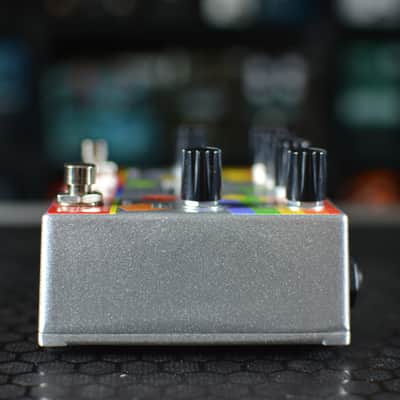 Alexander Pedals Syntax Error 2 Enhanced Audio Computer System 2021 - Silver / Rainbow image 5