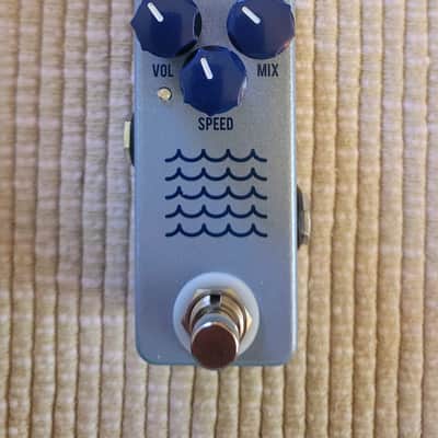 JHS Tidewater Tremolo V2 2020 - Present - Blue image 1