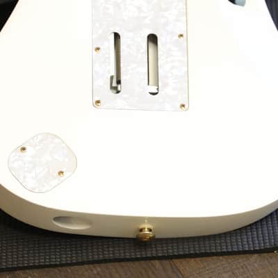Minty! 2013 Ibanez Steve Vai Signature JEM7V HSH Electric Guitar White + OHSC image 16