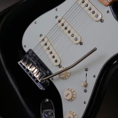 Fender The Edge Artist Series Signature Stratocaster 2016 - 2019 - Black image 2