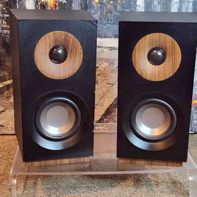 Jamo Jamo S 801 are compact, 2-way bass-reflex bookshelf speakers 2000 - Black image 2