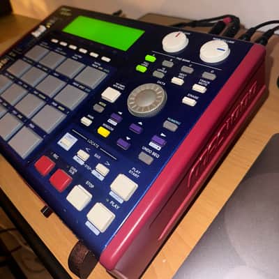 Akai MPC1000 Music Production Center 2004 - 2013 - Blue