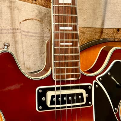 Univox Custom 335 Semi-Hollowbody ~1969 - Sunburst image 5