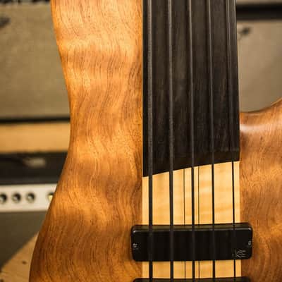 Warwick Singlecut Thumb Bass SC Fretless Broadneck image 3